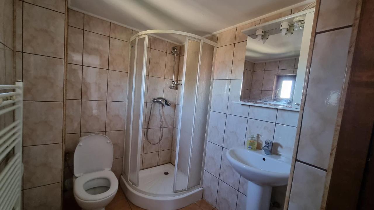 Casa Germana Hotel Lupeni  Buitenkant foto